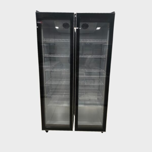 Behmont Exhibidora Vertical 910 Lts 2 Puertas Vidrio Con Ruedas 5 Estantes