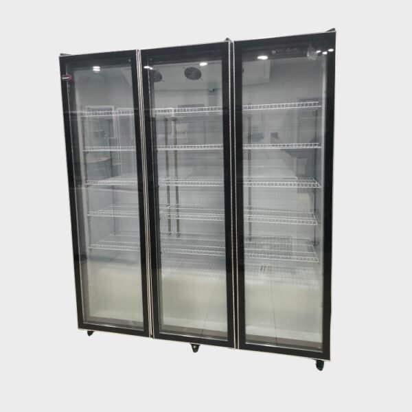 Behmont Exhibidora Vertical 1440 Lts 3 Puertas Vidrio Con Ruedas 5 Estantes