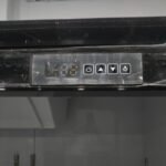 Behmont Exhibidora Vertical 850 Lts con Cenefa 2 Puertas Vidrio Con Ruedas 4 Estantes - Imagen 4