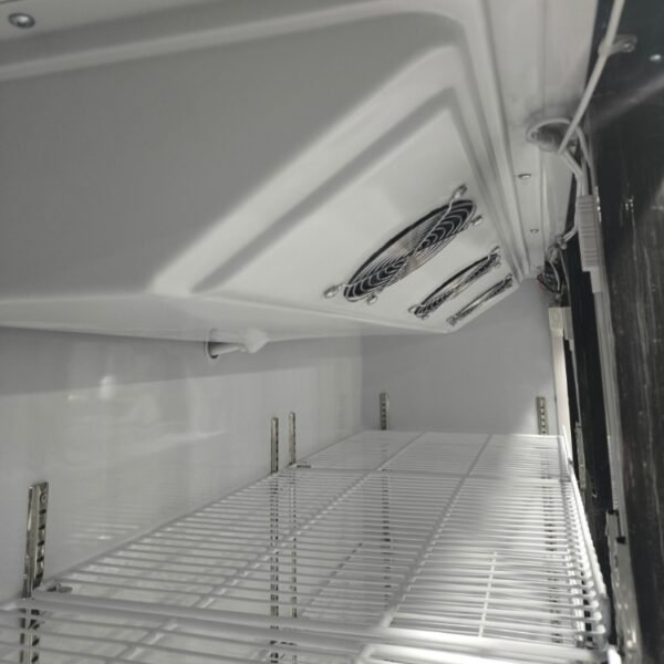Behmont Exhibidora Vertical 910 Lts 2 Puertas Vidrio Con Ruedas 5 Estantes - Imagen 4
