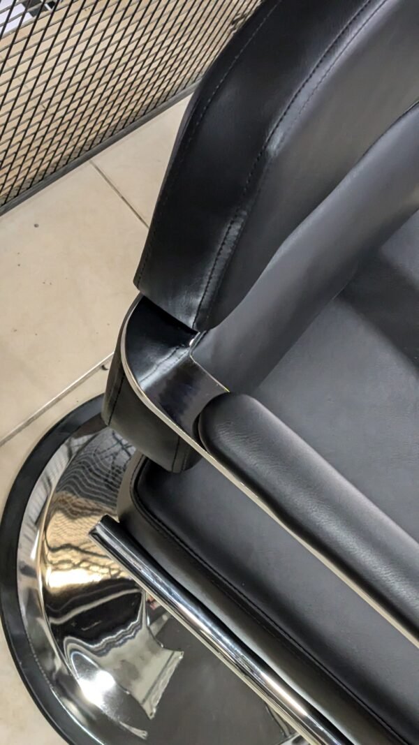 Sillón Barbería Zenit Sistema Hidráulico con Reposapiés - Imagen 4