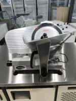 Behmont Cortadora de Fiambre 300mm Corte 02 a 16 mm Aluminio - Imagen 2